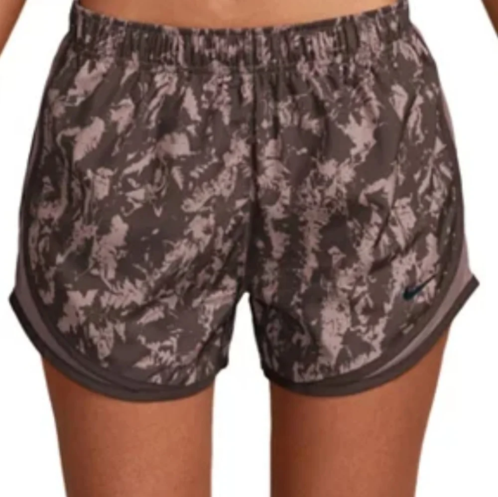 Nike Women's Dri-FIT Tempo Printed Running Shorts: SMOKEY MAUVE: NWT: SIZE XL